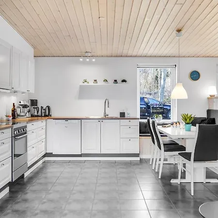 Three-bedroom In * Rønde