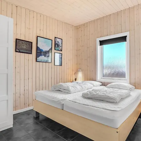 Wunderschönes Haus Mit 3 Schlafzimmern In Rønde Ferienhaus