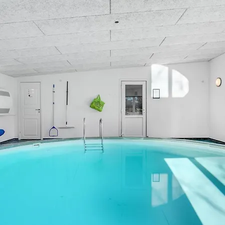 Wunderschönes Haus Mit 3 Schlafzimmern In Rønde Rønde