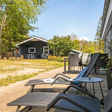 Wunderschönes Haus Mit 3 Schlafzimmern In Rønde Ferienhaus