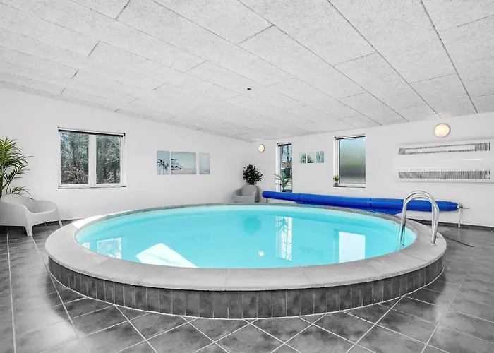 بيت للعطل Three-bedroom In *