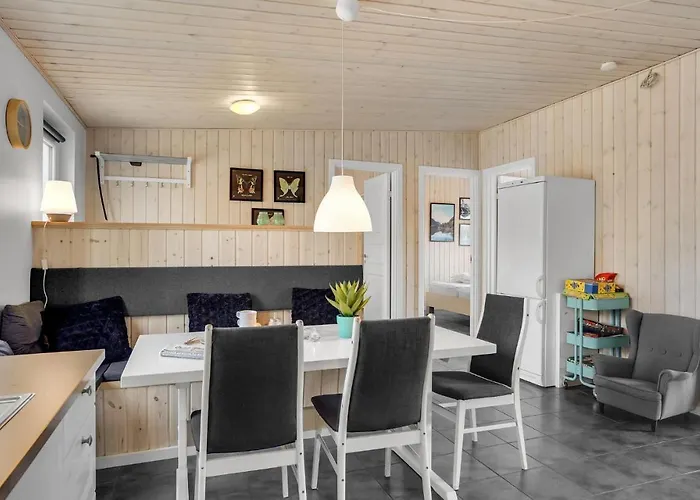 Three-bedroom In Rønde