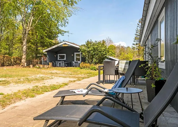 Three-bedroom In بيت للعطل